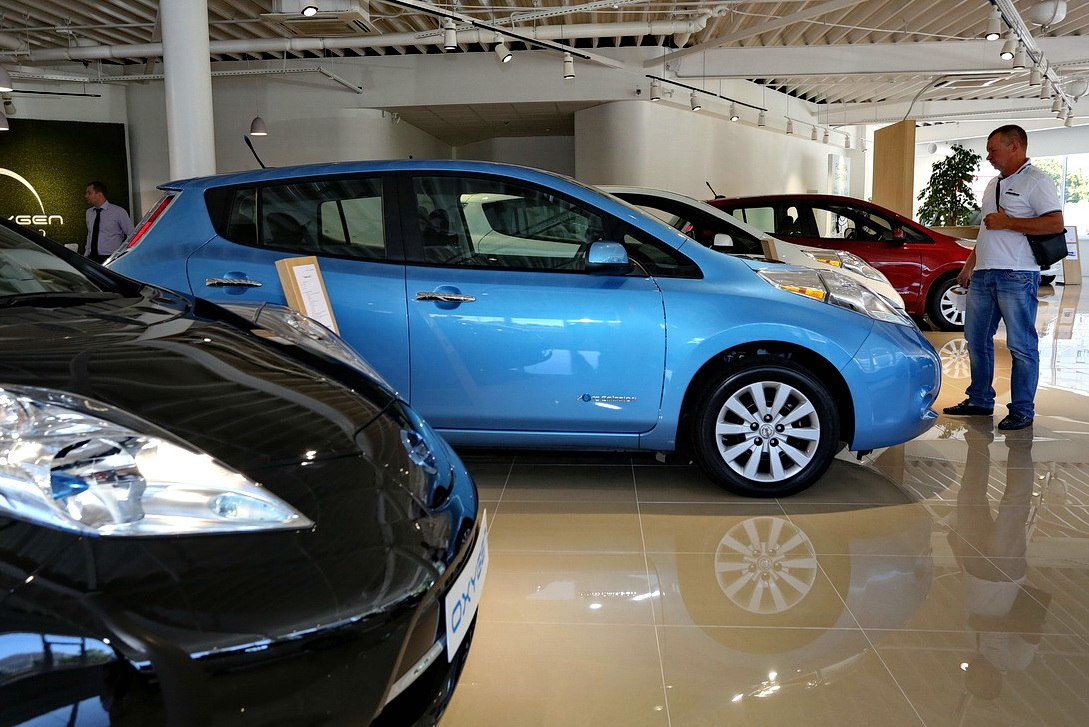An Oxygen Group auto show consists only of electric cars, Nissan Leafs.