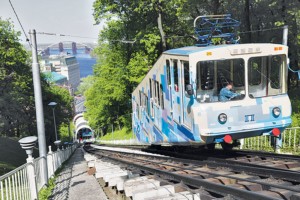 Kyiv’s funicular, which connects the Podil district and Mykhailivska Square, is a favorite with tourists. 