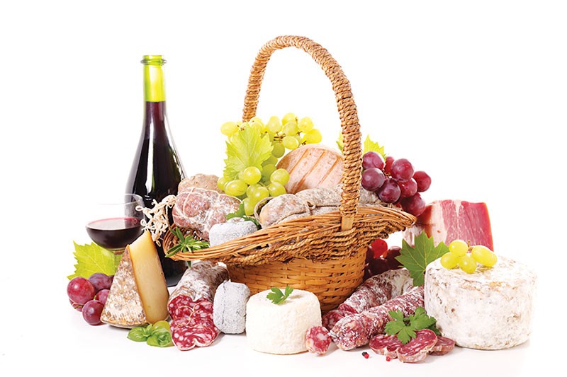 14_kyiv-food-and-wine-festival_1zoom-me-barrel_wine_grapes_woo