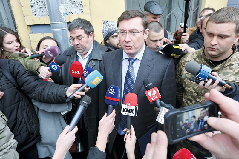 Prosecutor General Yuriy Lutsenko speaks to journalists after reading a notice of suspicion for ex-President Viktor Yanukovych in a treason case on Nov. 28, 2016. (Volodymyr Petrov)