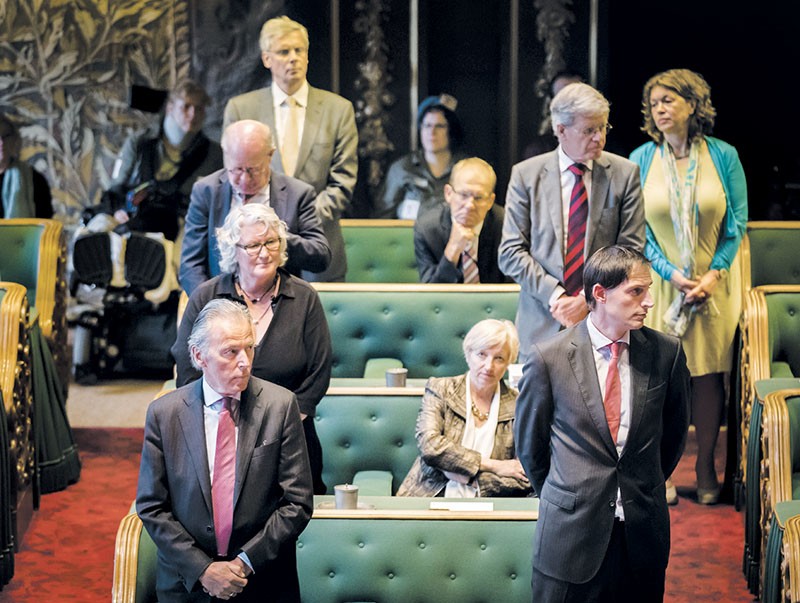 Members of the Dutch Senate (the First Chamber) ratify a government bill on the ratification of the Association Agreement between Ukraine and the European Union on May 30, 2017 in The Hague. Dutch senators backed a hard-won compromise deal May 30 to ratify an amended EU-Ukraine pact, secured from Brussels by premier Mark Rutte after Dutch voters rejected the initial version in an April 2016 referendum. The draft bill was approved by 50 votes to 25 in the upper house of parliament in the Netherlands, the only EU state yet to ratify the pact aimed at nudging Ukraine away from its former Soviet masters in Moscow.  / AFP PHOTO / ANP / Bart MAAT / Netherlands OUT