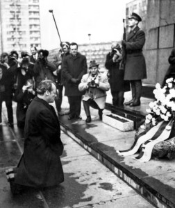 West German Chancellor Willy Brandt (L) kneels as he lays a wreath at the monument to the victims of the 1943 Warsaw Ghetto uprising during a visit to Warsaw on Dec. 7, 1970. Brandt was the architect of the Neue Ostpolitik or New East Policy of West German reproachment with East Germany and the Soviet Union. (AFP)