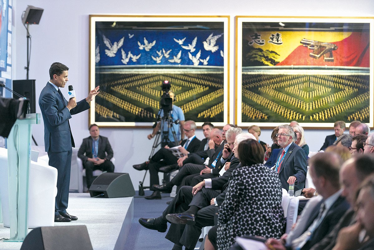 CNN host Fareed Zakaria speaks at the 14th Yalta European Strategy meeting in Kyiv. (Aleksandr Indychii/YES)