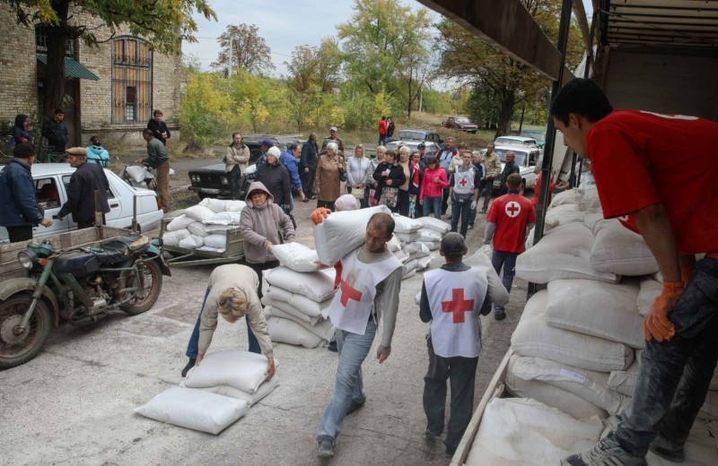 humanitarian aid red cross