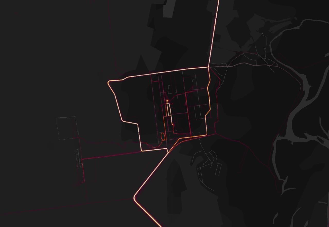 Strava's Global Heatmap shows data tracks in and around a Ukrainian military base north of Kyiv. Although the base is not secret, access to it is restricted. Some of the tracks may show the routes taken by guard patrols around the base perimeter.