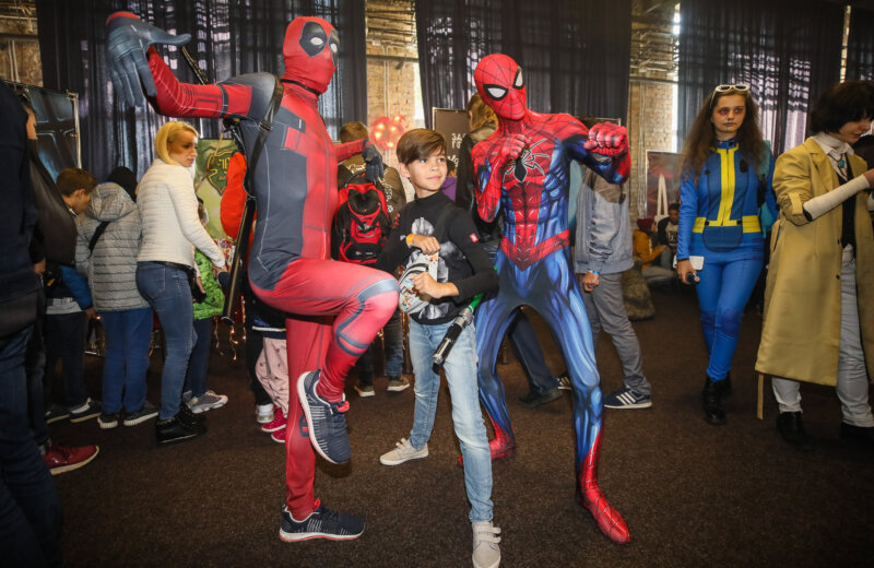 Photos: Spider-Man costume record attempt