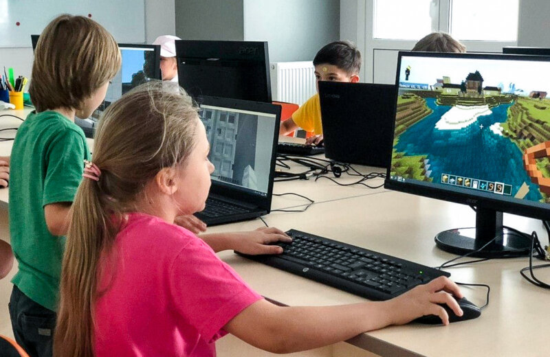 Using Minecraft as an Educational Tool